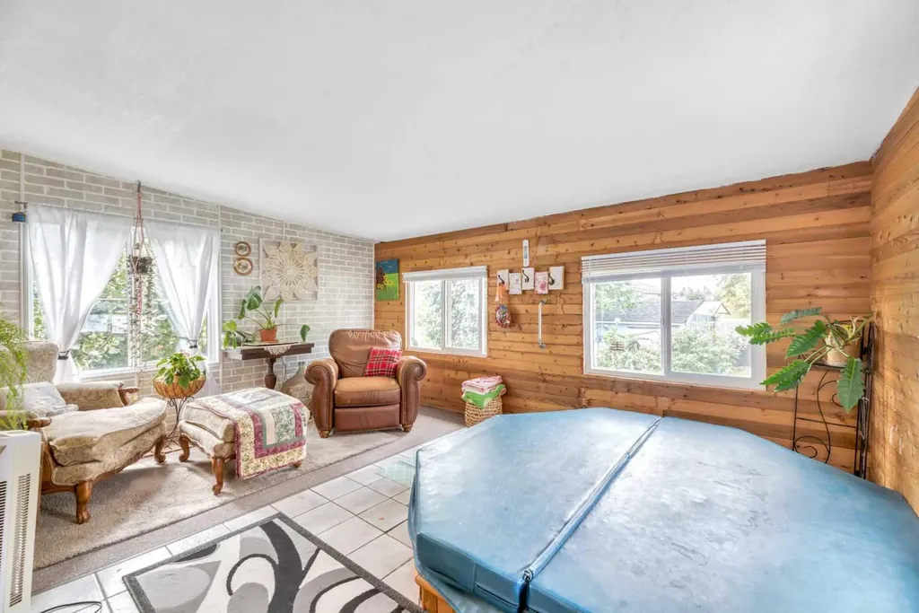 6 Greenview Crescent Strathmore AB T1P 1L2