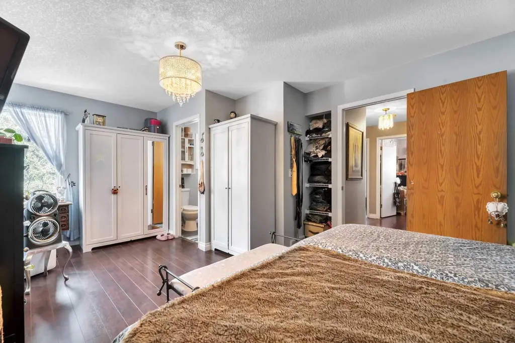 6 Greenview Crescent Strathmore AB T1P 1L2