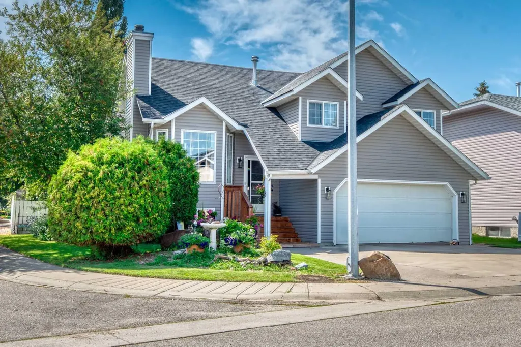 6 Greenview Crescent Strathmore AB T1P 1L2
