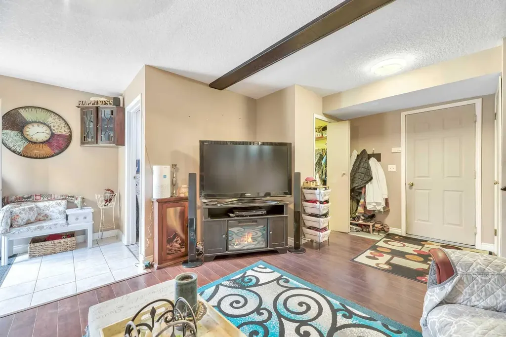 6 Greenview Crescent Strathmore AB T1P 1L2