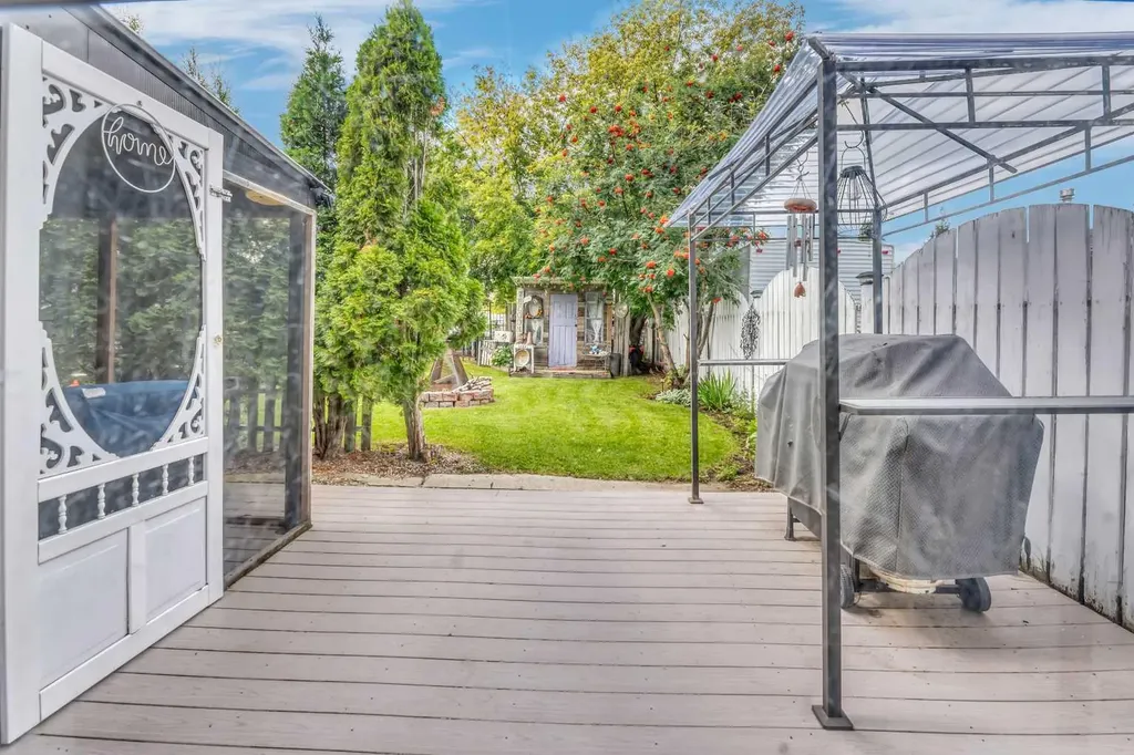 6 Greenview Crescent Strathmore AB T1P 1L2