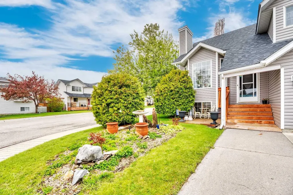6 Greenview Crescent Strathmore AB T1P 1L2