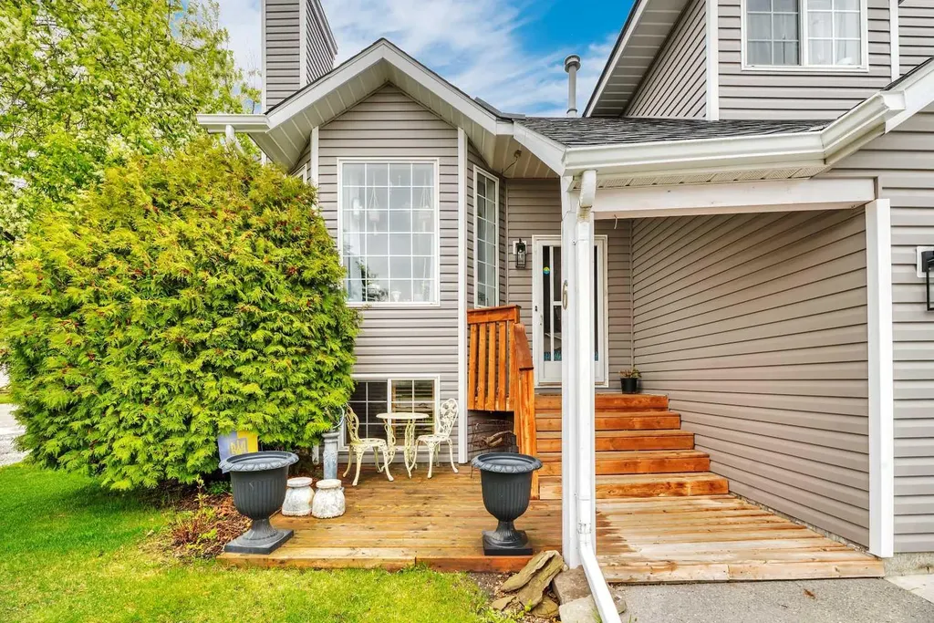 6 Greenview Crescent Strathmore AB T1P 1L2