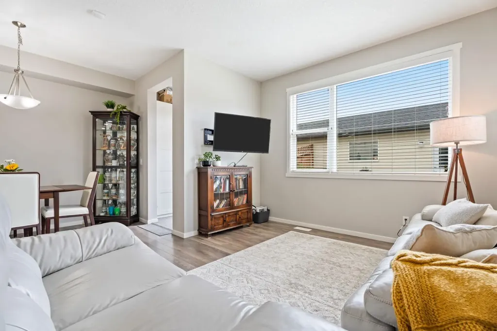 782 Walden Drive SE Calgary AB T2X 2J3