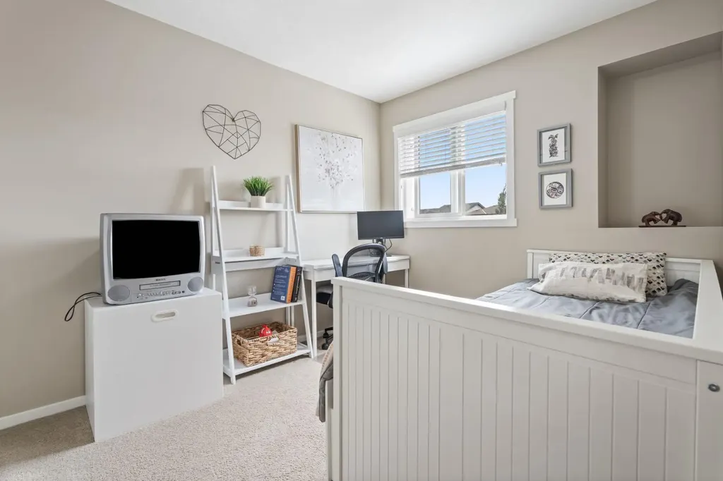 782 Walden Drive SE Calgary AB T2X 2J3