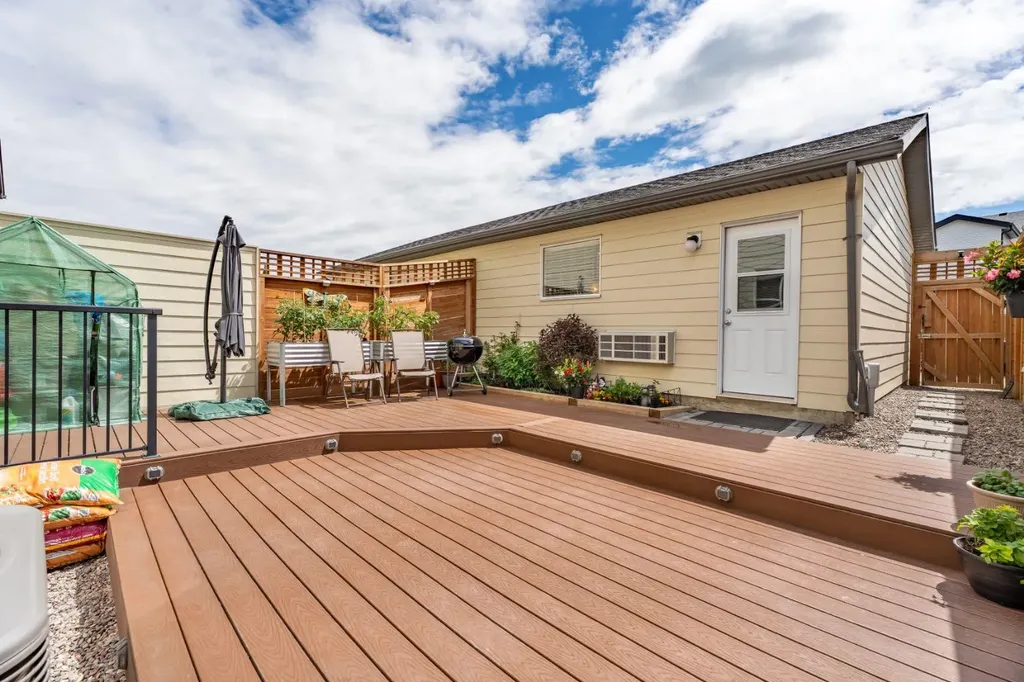 782 Walden Drive SE Calgary AB T2X 2J3