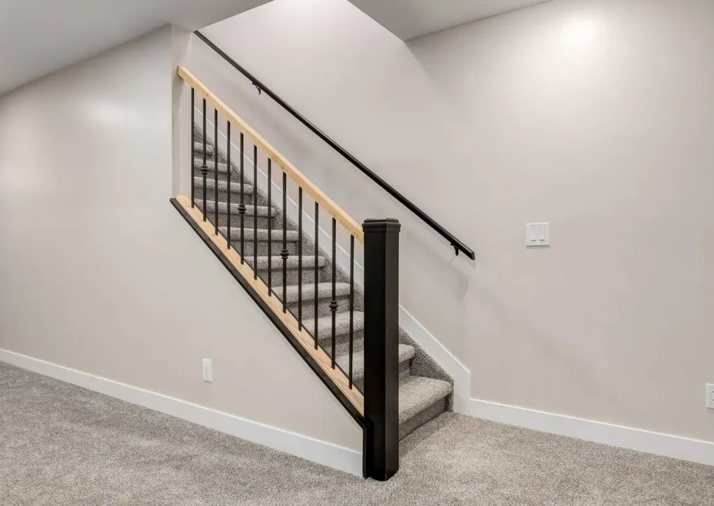 7956 71 Avenue NW Calgary AB T3B 4J3