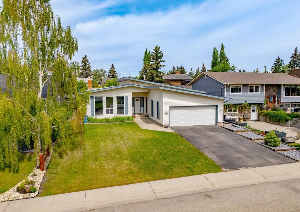 7956 71 Avenue NW Calgary AB T3B 4J3