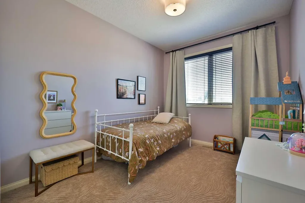 47 Fairmont Road S Lethbridge AB T1K 8C7