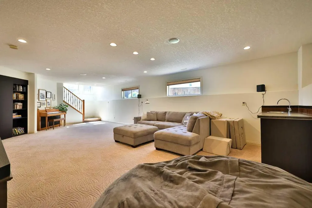 47 Fairmont Road S Lethbridge AB T1K 8C7