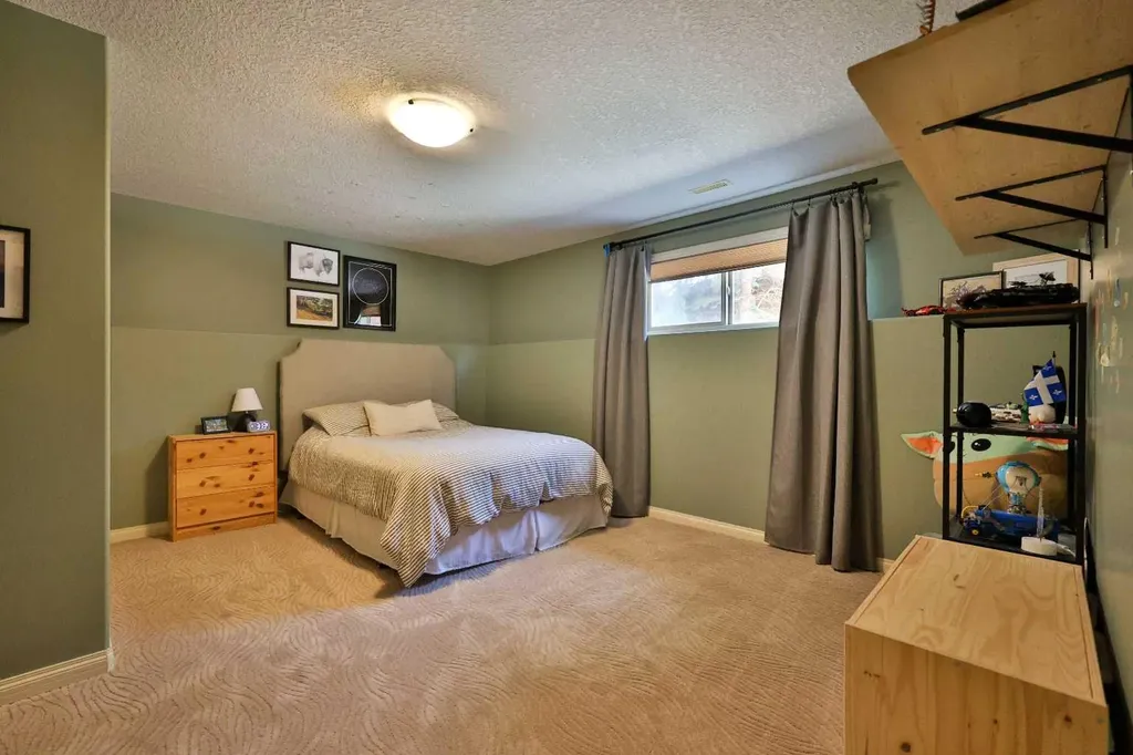 47 Fairmont Road S Lethbridge AB T1K 8C7