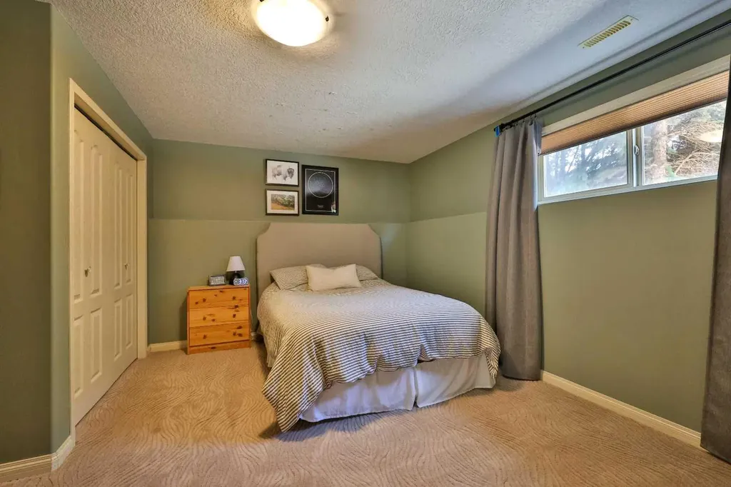 47 Fairmont Road S Lethbridge AB T1K 8C7