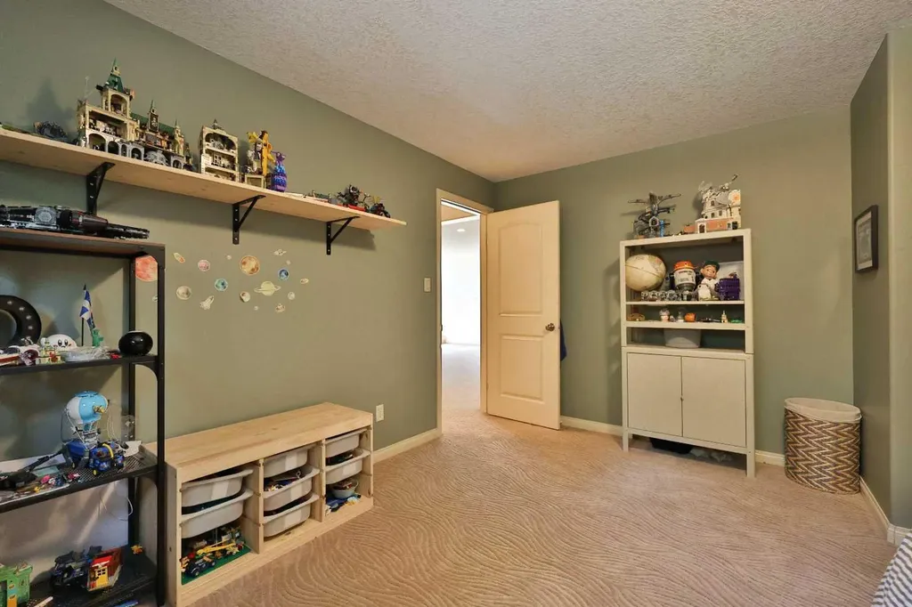 47 Fairmont Road S Lethbridge AB T1K 8C7