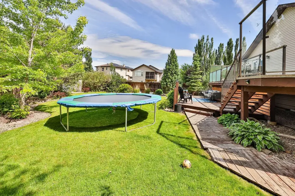 47 Fairmont Road S Lethbridge AB T1K 8C7