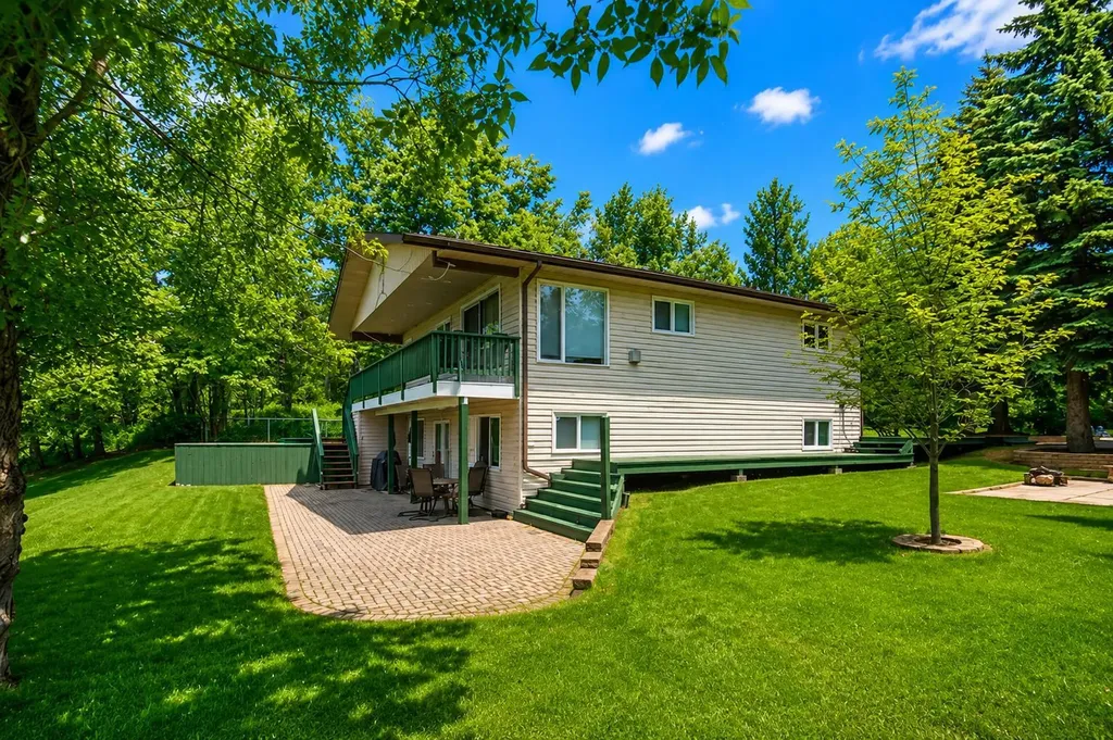 1411 Juniper Road Sunbreaker Cove AB T0C0J0