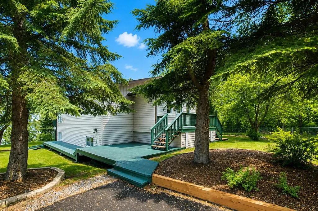 1411 Juniper Road Sunbreaker Cove AB T0C0J0