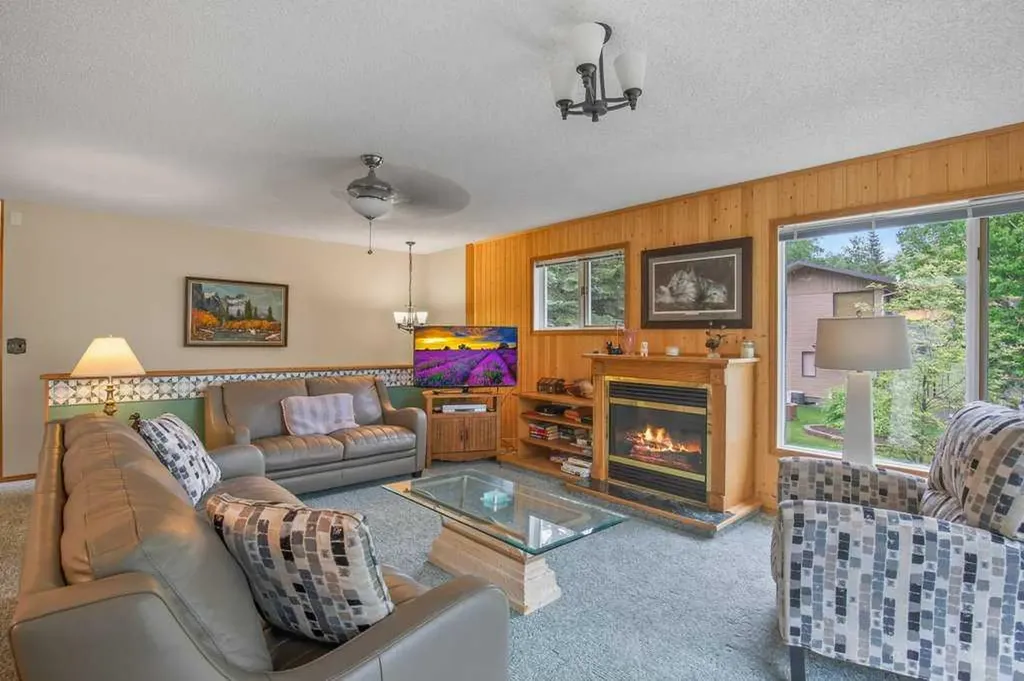 1411 Juniper Road Sunbreaker Cove AB T0C0J0