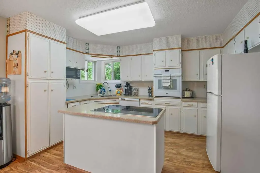 1411 Juniper Road Sunbreaker Cove AB T0C0J0