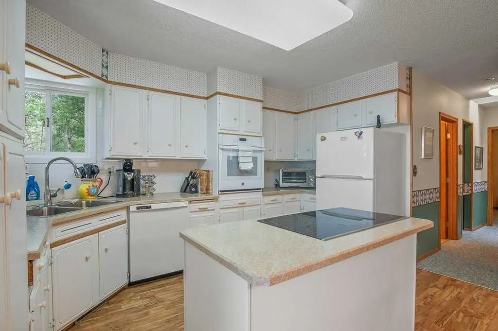 1411 Juniper Road Sunbreaker Cove AB T0C0J0