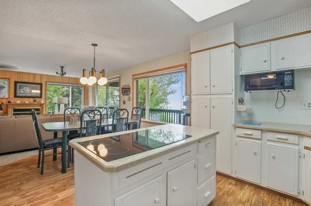 1411 Juniper Road Sunbreaker Cove AB T0C0J0