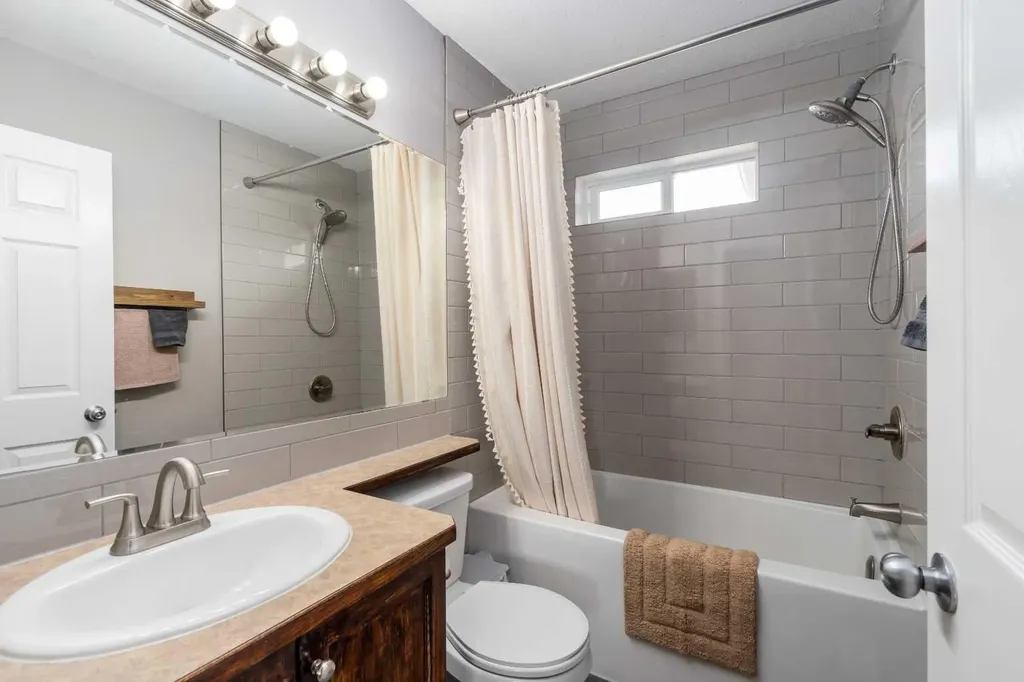 321 Bayside Place SW Airdrie AB T4B 2X5