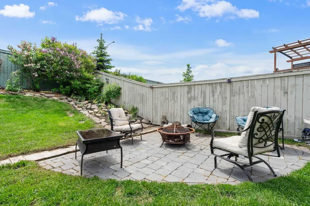 321 Bayside Place SW Airdrie AB T4B 2X5