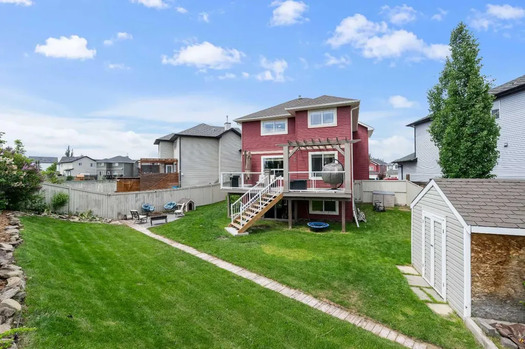 321 Bayside Place SW Airdrie AB T4B 2X5