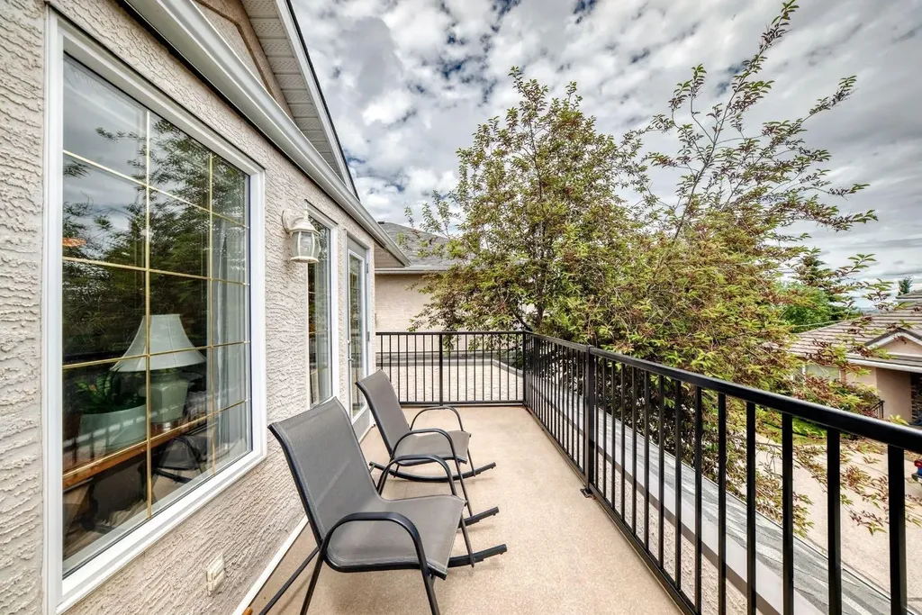 100 Signature Way SW Calgary AB T3H 2X9