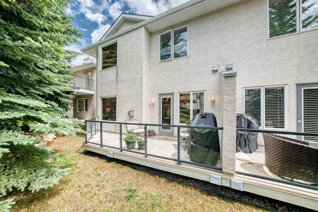 100 Signature Way SW Calgary AB T3H 2X9