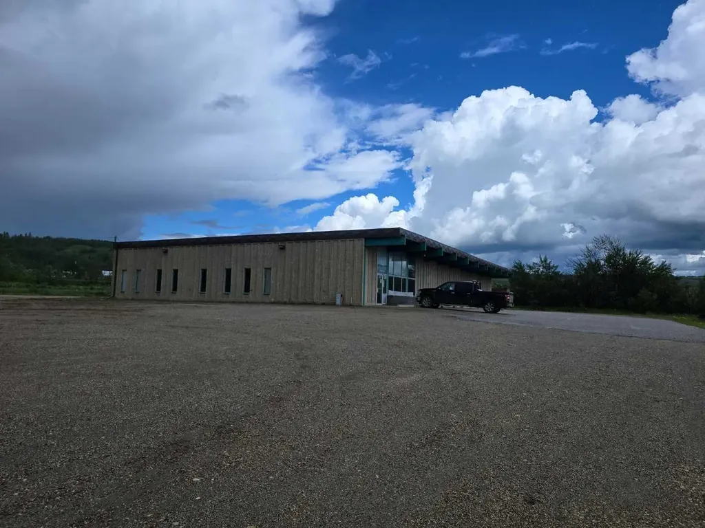 9020 90 Street Peace River AB T8S 1S2