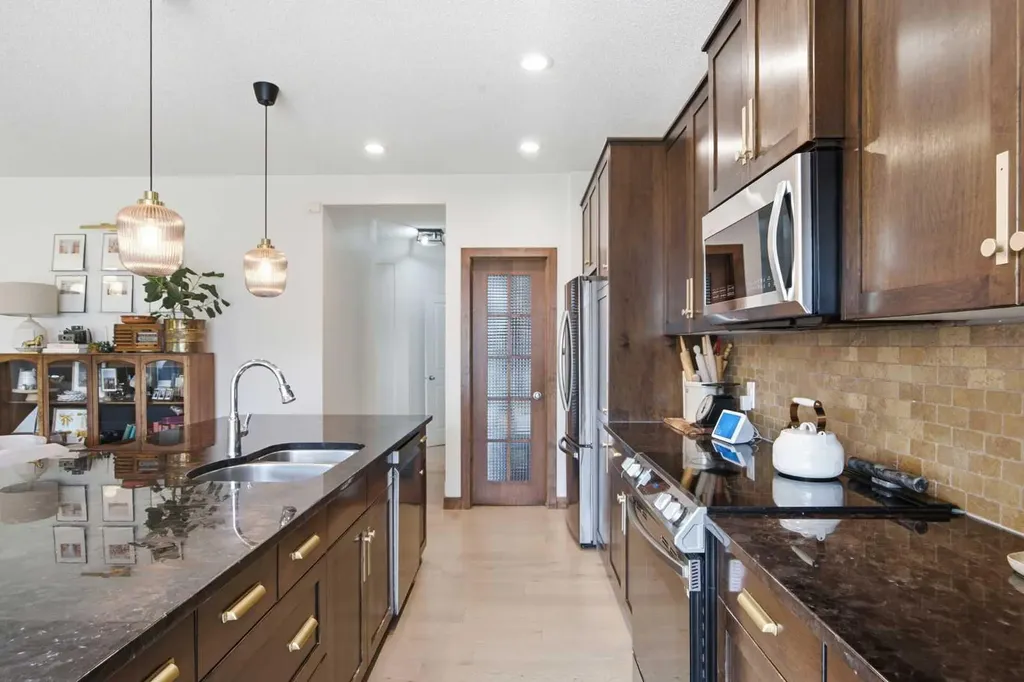 23 Cranridge Crescent SE Calgary AB T3M 0J2