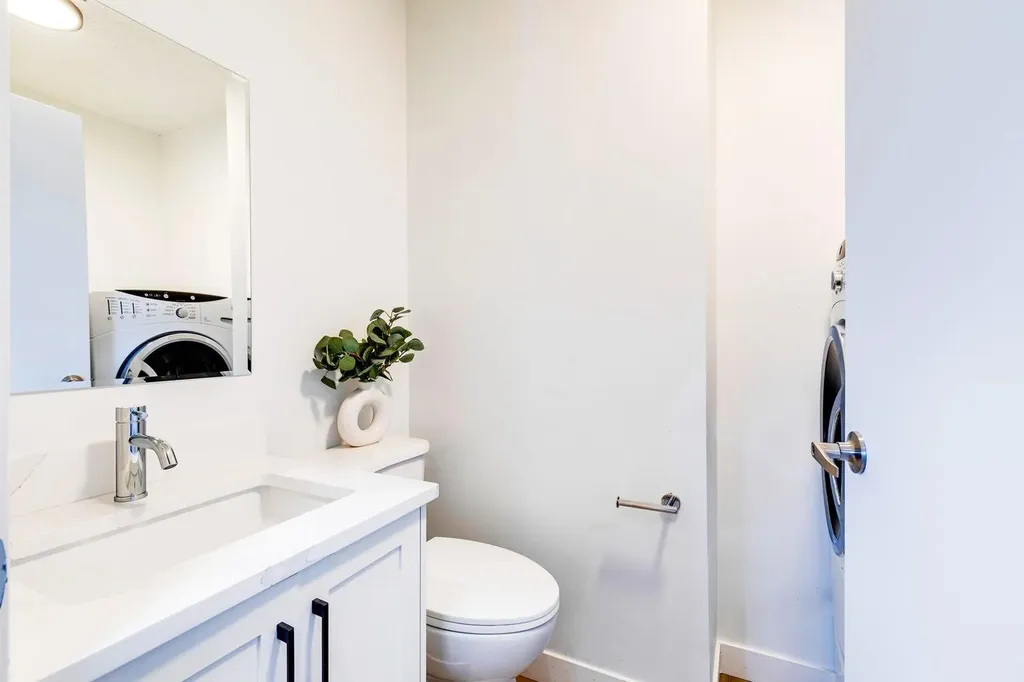 1415 44 Street SE Calgary AB T2A 5E6