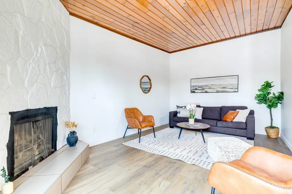 1415 44 Street SE Calgary AB T2A 5E6