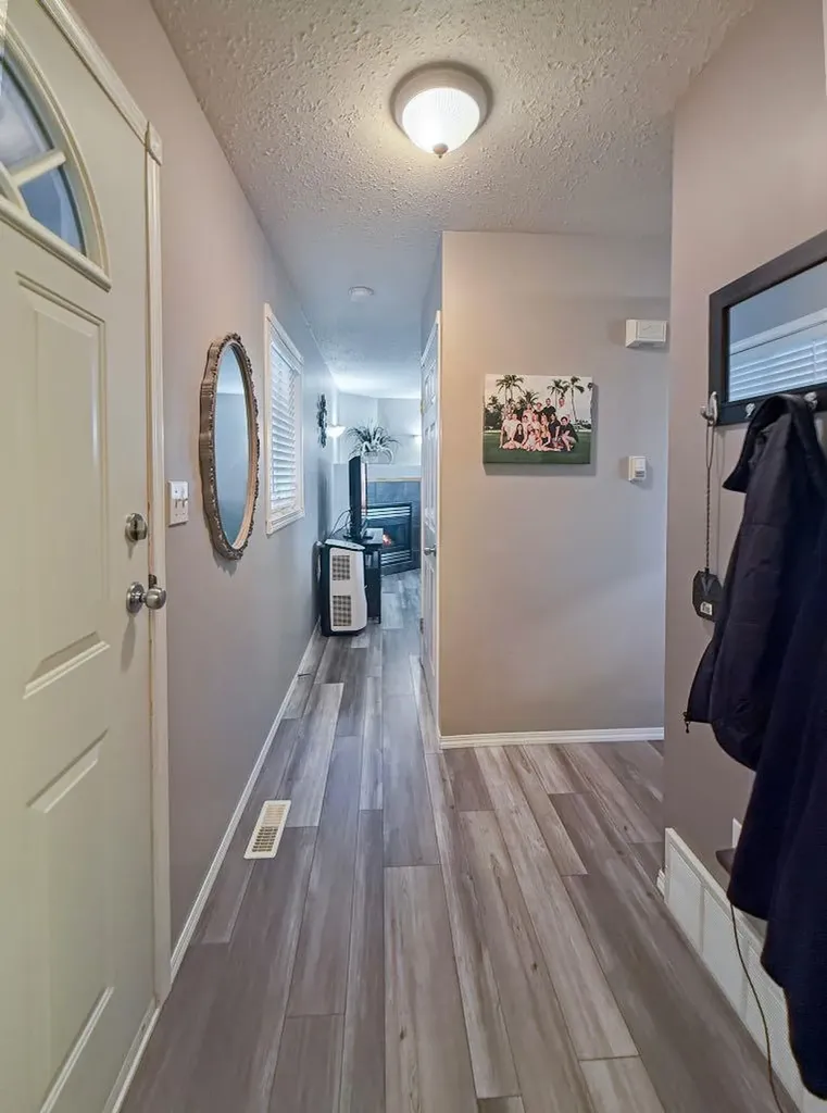 4305 47 Avenue Mayerthorpe AB T0E 1N0
