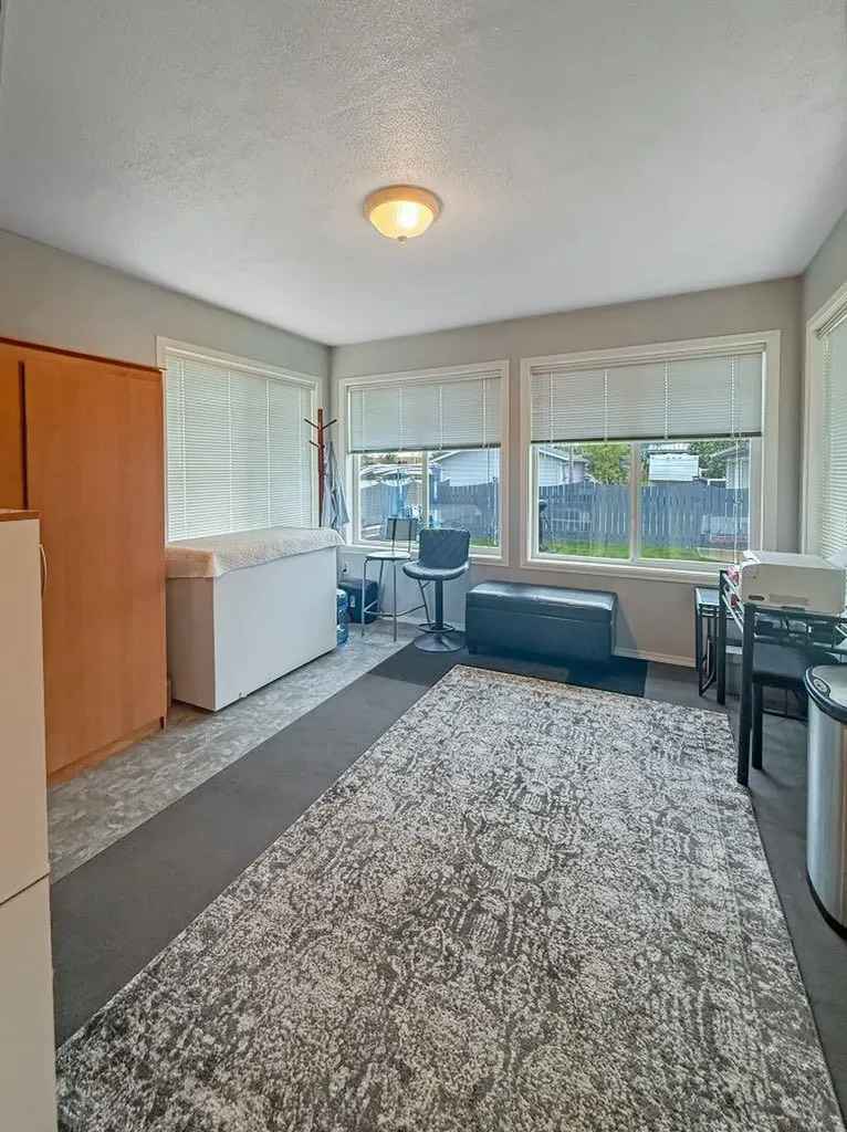 4305 47 Avenue Mayerthorpe AB T0E 1N0