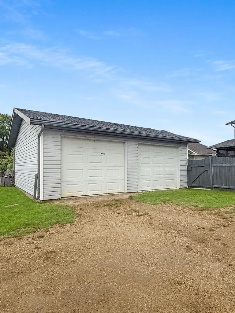 4305 47 Avenue Mayerthorpe AB T0E 1N0