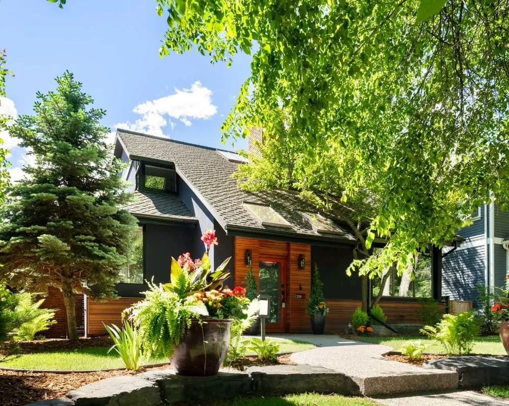 1209 Riverdale Avenue SW Calgary AB T2S 0Z1
