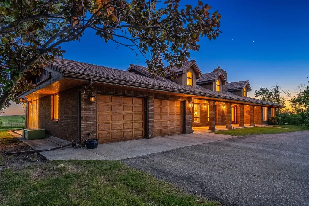 285021 Township Road 252 Rural Rocky View County AB T2E 8K4
