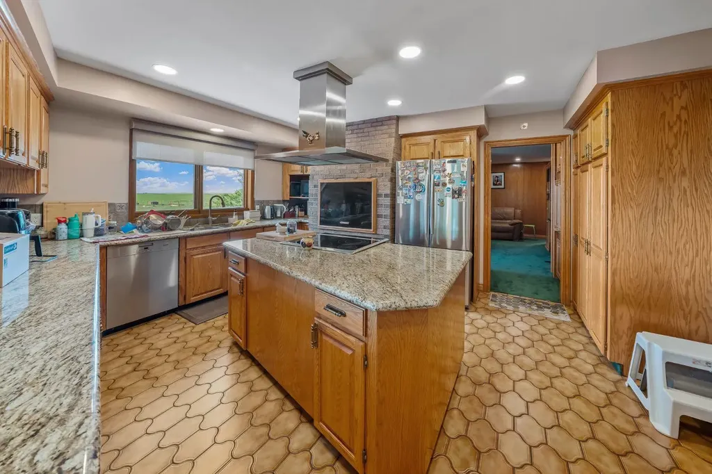 285021 Township Road 252 Rural Rocky View County AB T2E 8K4