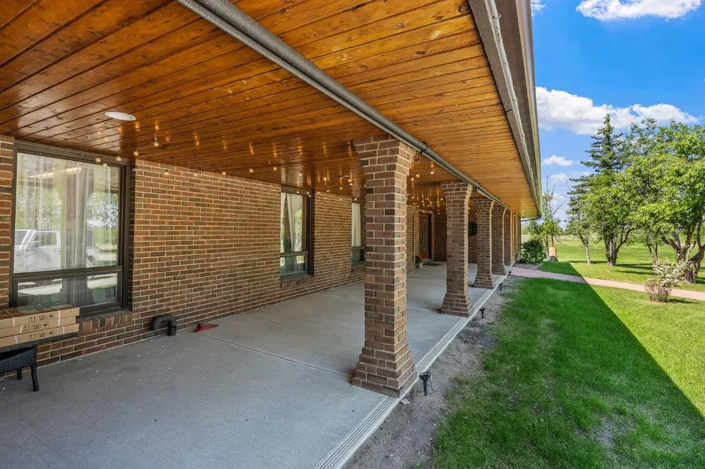 285021 Township Road 252 Rural Rocky View County AB T2E 8K4