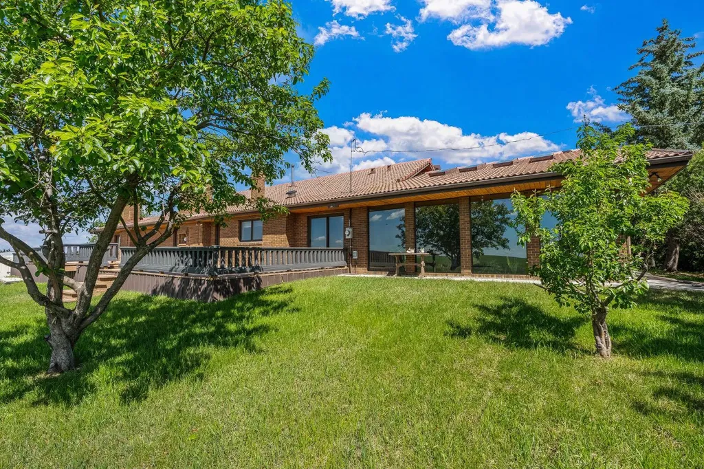 285021 Township Road 252 Rural Rocky View County AB T2E 8K4