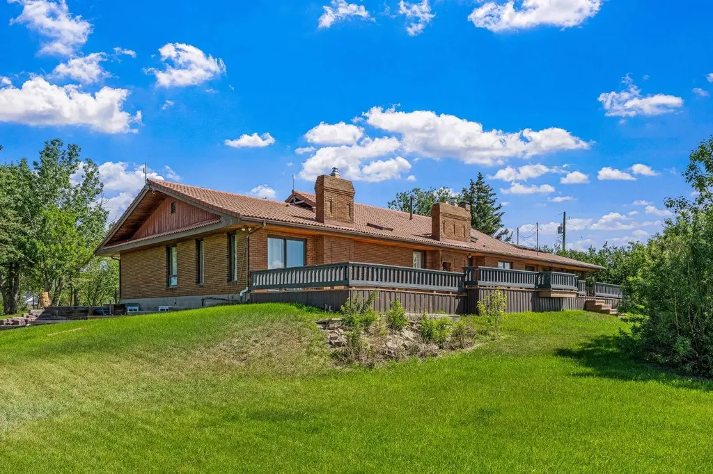 285021 Township Road 252 Rural Rocky View County AB T2E 8K4