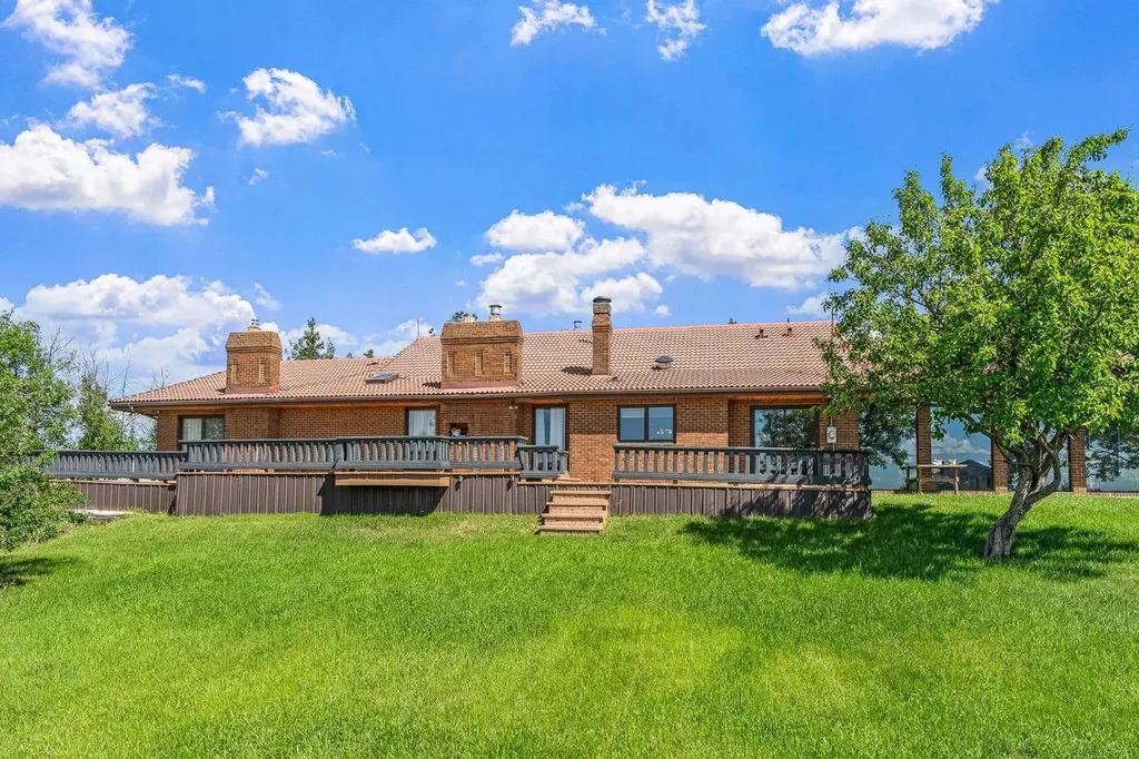 285021 Township Road 252 Rural Rocky View County AB T2E 8K4