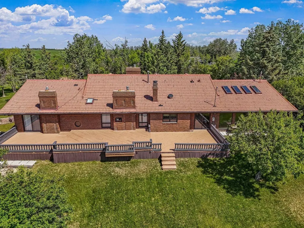 285021 Township Road 252 Rural Rocky View County AB T2E 8K4