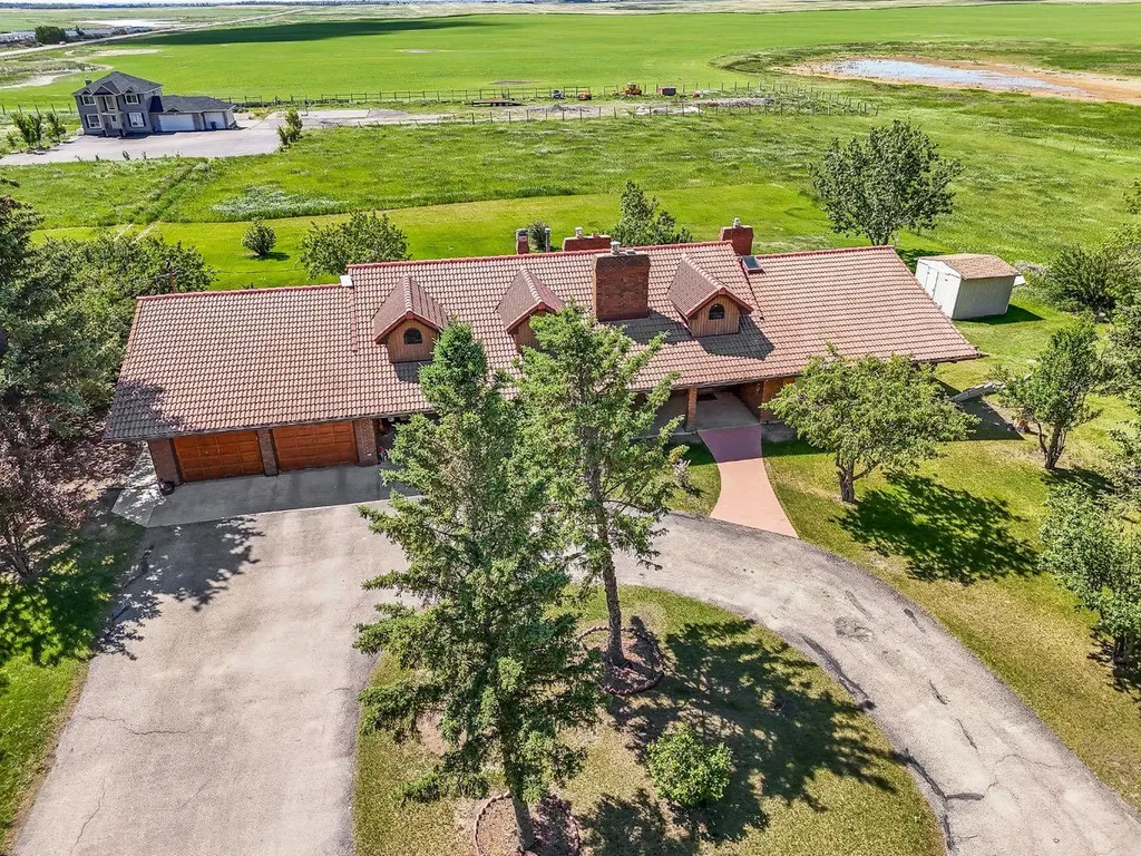 285021 Township Road 252 Rural Rocky View County AB T2E 8K4