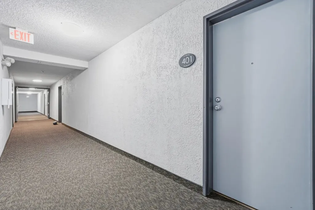 617 56 Avenue SW Calgary AB T2V 0G9