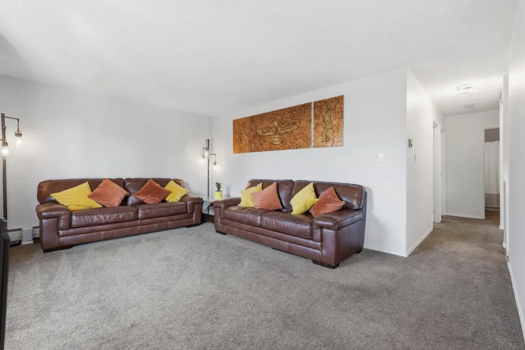 617 56 Avenue SW Calgary AB T2V 0G9