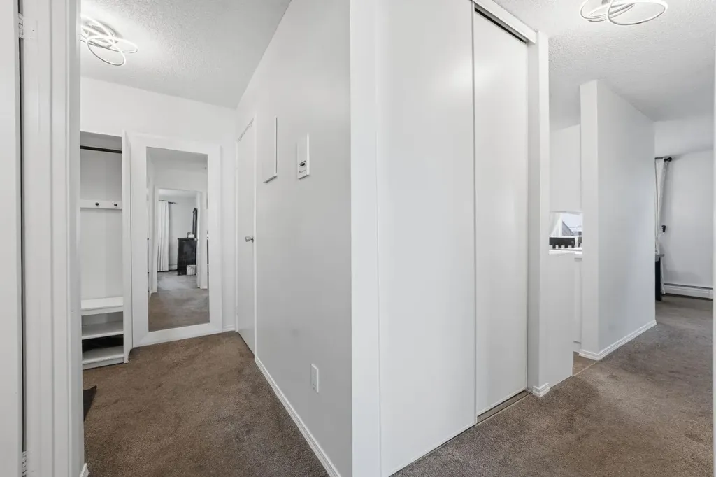 617 56 Avenue SW Calgary AB T2V 0G9