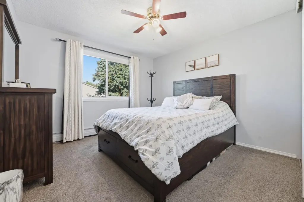 617 56 Avenue SW Calgary AB T2V 0G9