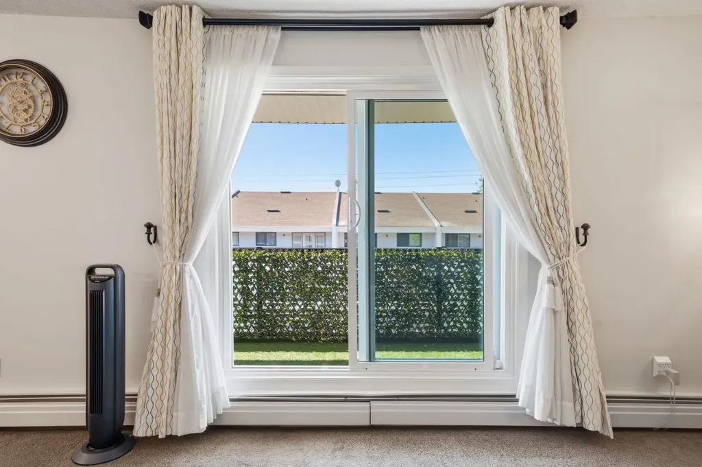 617 56 Avenue SW Calgary AB T2V 0G9